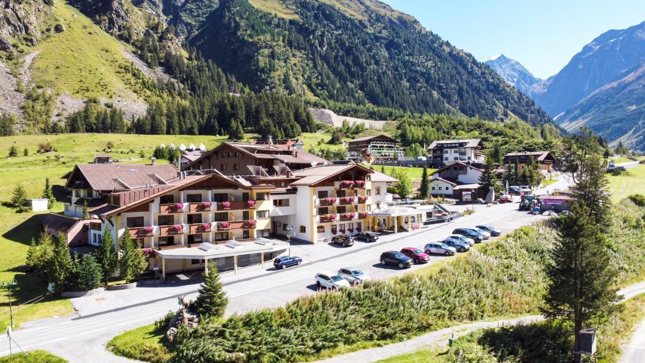 Hotel Gundolf Санкт Леонард им Пицтал Екстериор снимка
