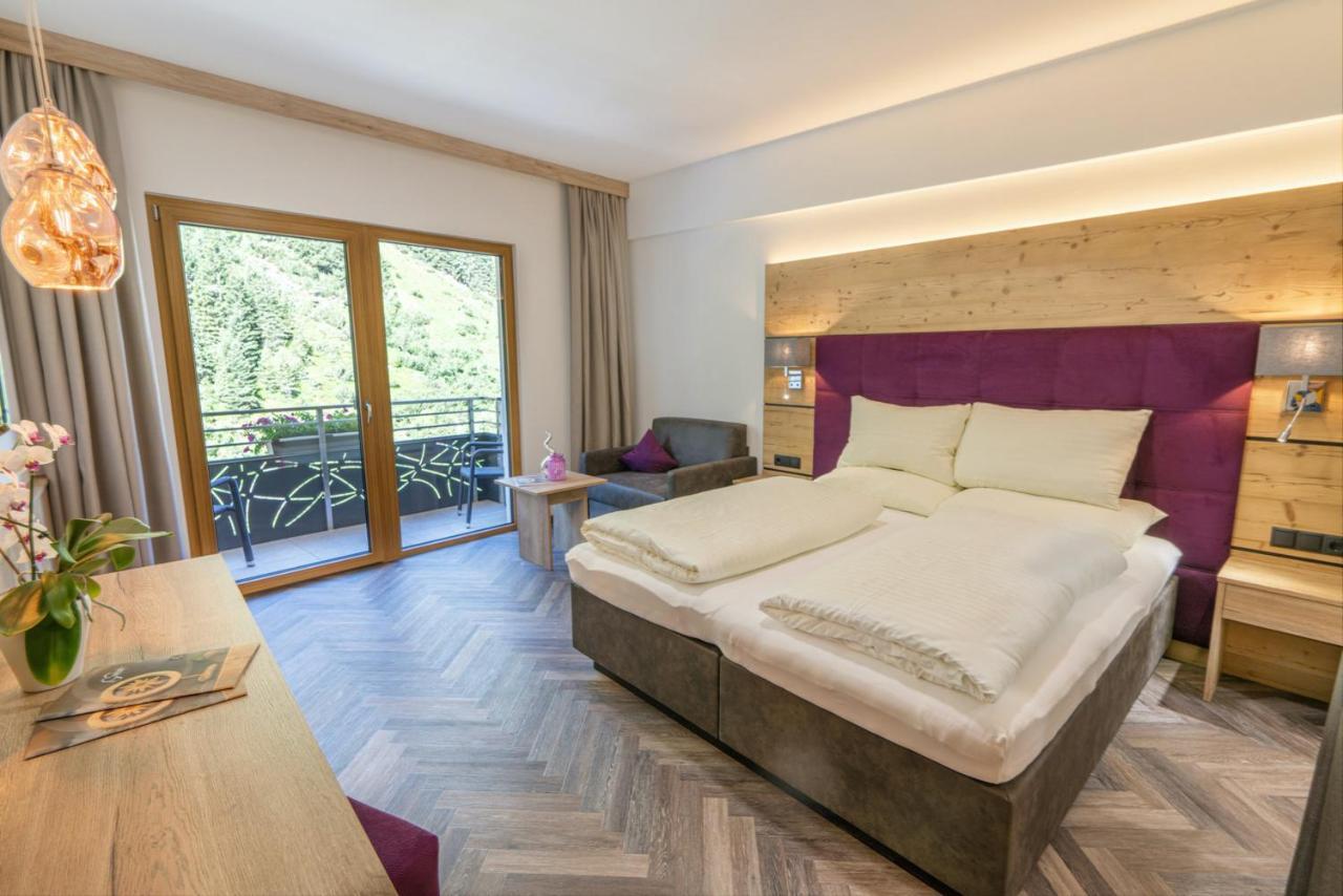 Hotel Gundolf Санкт Леонард им Пицтал Екстериор снимка