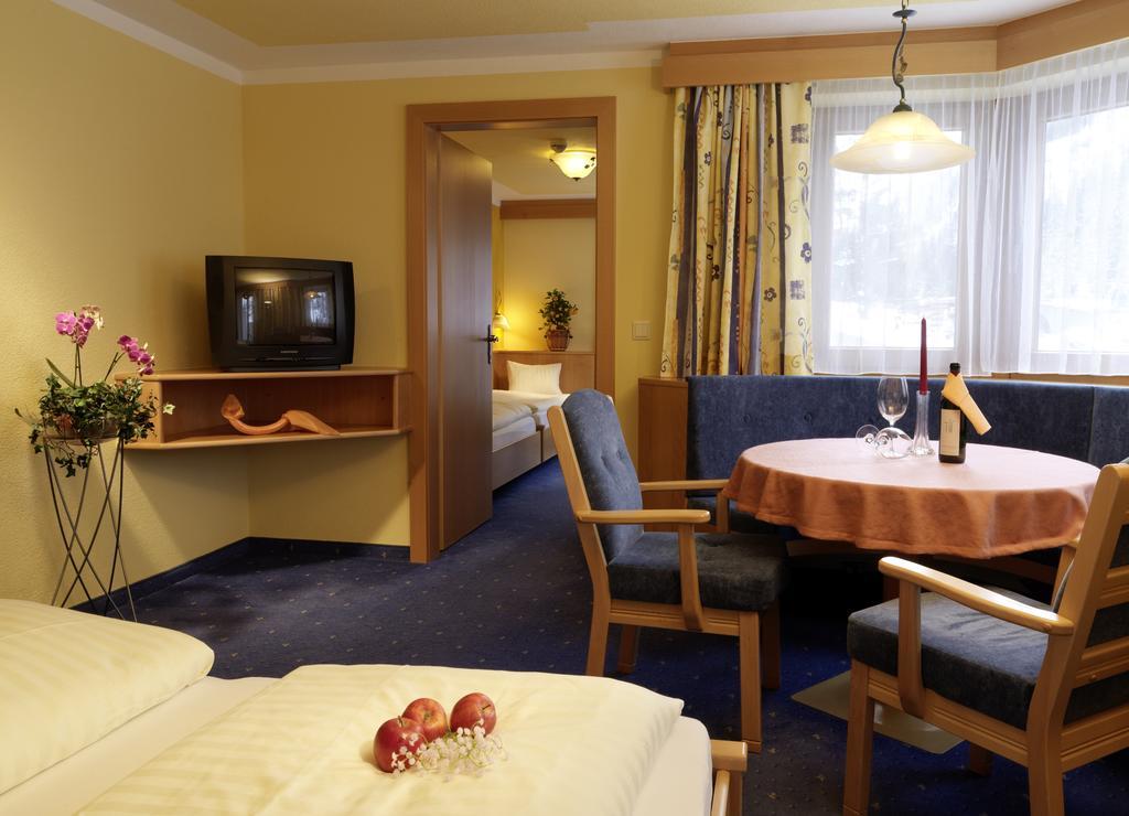 Hotel Gundolf Санкт Леонард им Пицтал Стая снимка