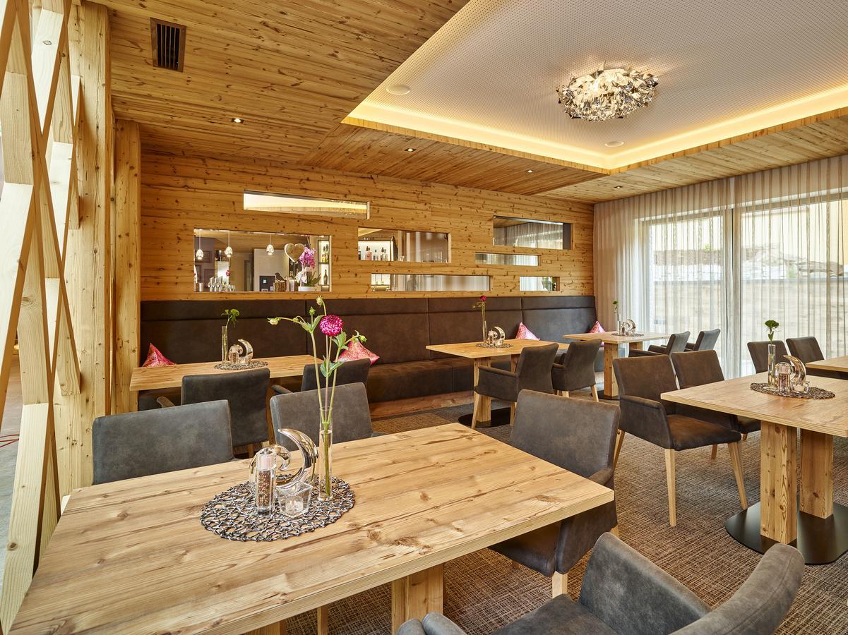 Hotel Gundolf Санкт Леонард им Пицтал Екстериор снимка